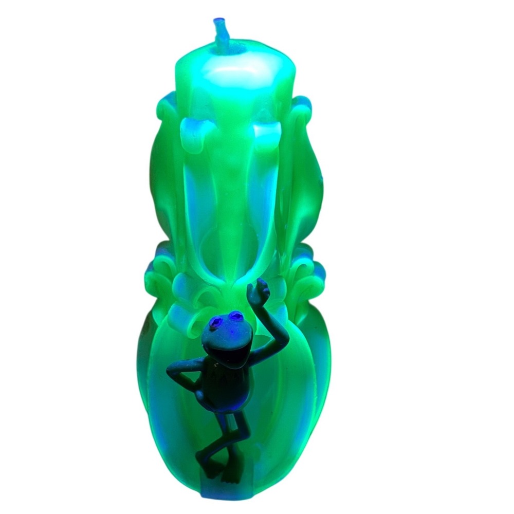 Vtg Candle Art Hand Carved Frog Kermit Candle UV Reactive Blacklight Green 7"